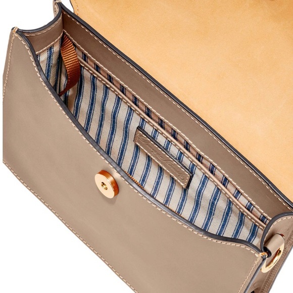 *SOLD* Dooney & Bourke East/West Leather Crossbody - Picture 5 of 7